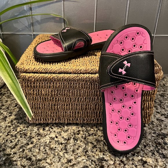 UNDER ARMOUR Slides Size 5 Barbie Pink and Black Beach Pool - Picture 5 of 12